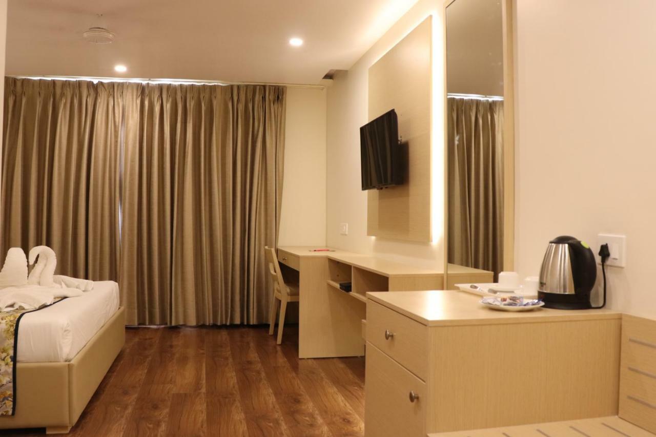 โรงแรมเลอ อะมอร์  โกตา ภายนอก รูปภาพ